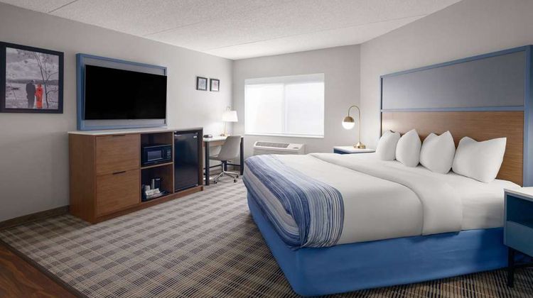 AmericInn by Wyndham Shakopee Room