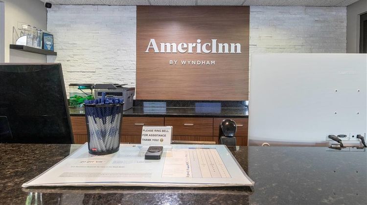 AmericInn by Wyndham Green Bay East Lobby