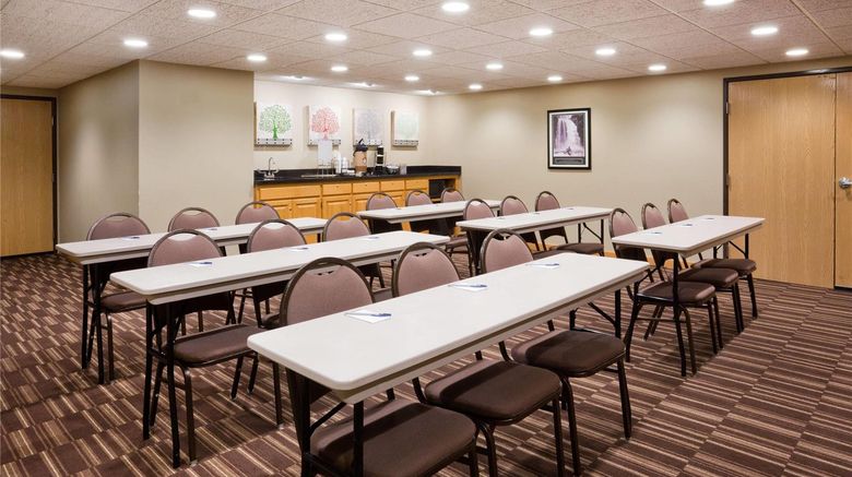 <b>AmericInn by Wyndham Sartell Meeting</b>. Images powered by <a href="https://iceportal.shijigroup.com/" title="IcePortal" target="_blank">IcePortal</a>.