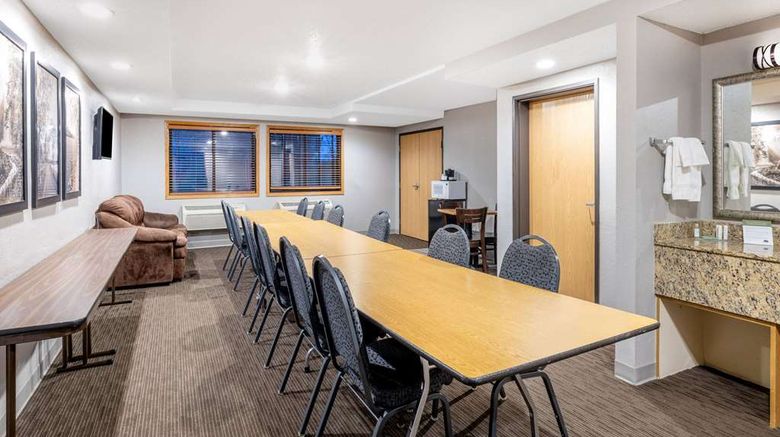 <b>AmericInn by Wyndham Dickinson Meeting</b>. Images powered by <a href="https://iceportal.shijigroup.com/" title="IcePortal" target="_blank">IcePortal</a>.