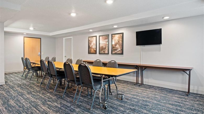<b>AmericInn by Wyndham Dickinson Meeting</b>. Images powered by <a href="https://iceportal.shijigroup.com/" title="IcePortal" target="_blank">IcePortal</a>.