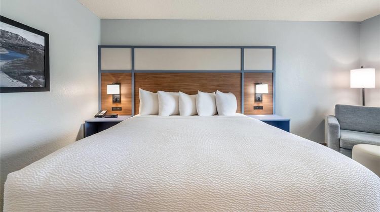 AmericInn by Wyndham Dickinson Room