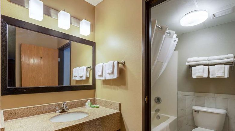 <b>AmericInn by Wyndham Hartford Room</b>. Images powered by <a href="https://iceportal.shijigroup.com/" title="IcePortal" target="_blank">IcePortal</a>.