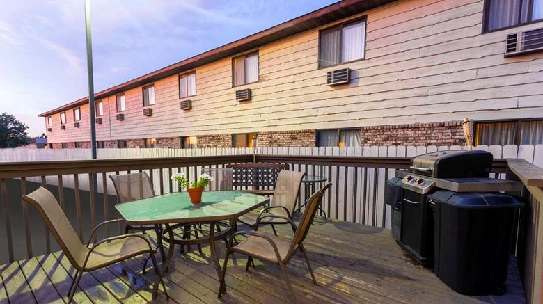 <b>AmericInn by Wyndham Hartford Restaurant</b>. Images powered by <a href="https://iceportal.shijigroup.com/" title="IcePortal" target="_blank">IcePortal</a>.