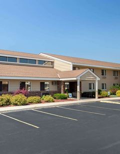 AmericInn by Wyndham West Bend