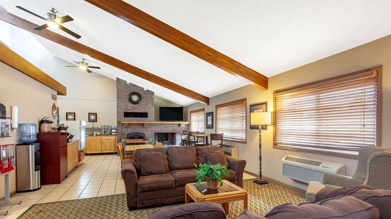 <b>AmericInn by Wyndham Willmar Lobby</b>. Images powered by <a href="https://iceportal.shijigroup.com/" title="IcePortal" target="_blank">IcePortal</a>.