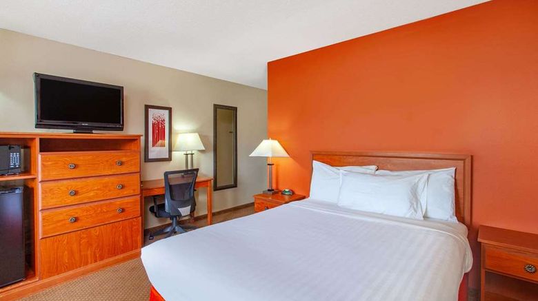<b>AmericInn by Wyndham Willmar Room</b>. Images powered by <a href="https://iceportal.shijigroup.com/" title="IcePortal" target="_blank">IcePortal</a>.