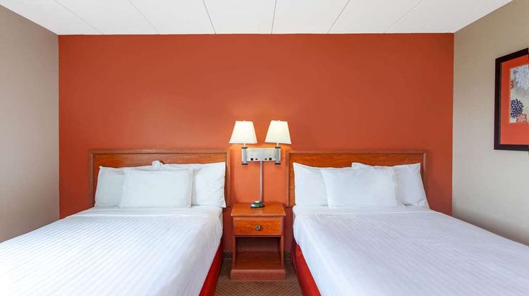 AmericInn by Wyndham Willmar Room