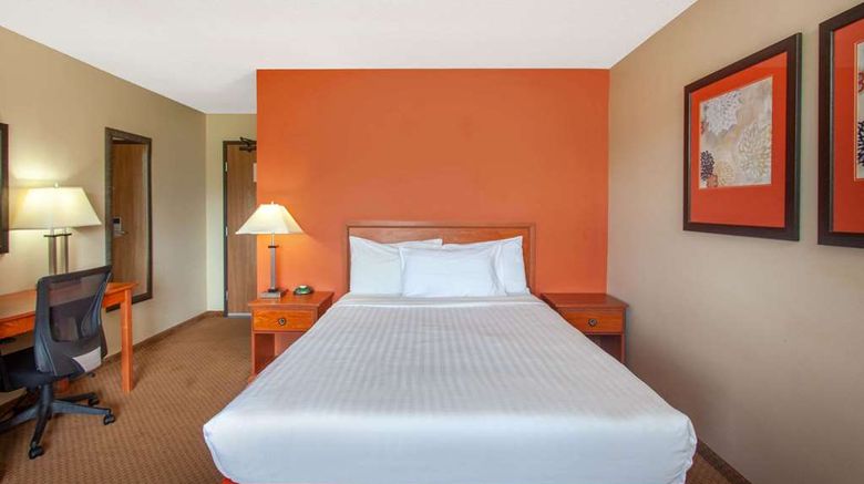 <b>AmericInn by Wyndham Willmar Room</b>. Images powered by <a href="https://iceportal.shijigroup.com/" title="IcePortal" target="_blank">IcePortal</a>.