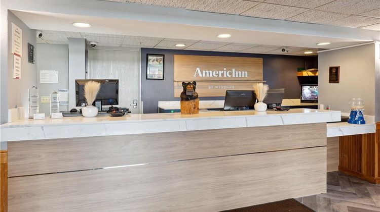AmericInn by Wyndham Wisconsin Dells Lobby