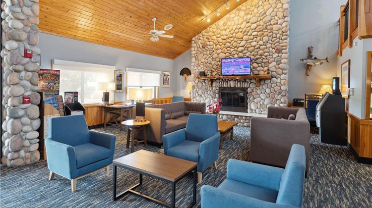 AmericInn by Wyndham Wisconsin Dells Lobby