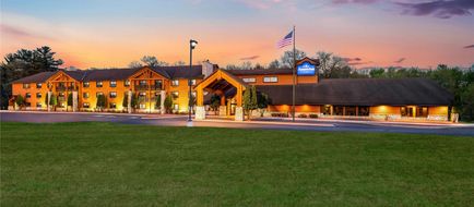 AmericInn by Wyndham Wisconsin Dells Exterior