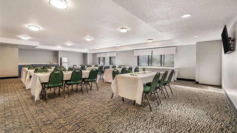 <b>AmericInn by Wyndham Wisconsin Dells Meeting</b>. Images powered by <a href="https://iceportal.shijigroup.com/" title="IcePortal" target="_blank">IcePortal</a>.