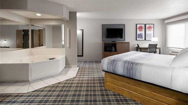 <b>AmericInn by Wyndham Muscatine Suite</b>. Images powered by <a href="https://iceportal.shijigroup.com/" title="IcePortal" target="_blank">IcePortal</a>.