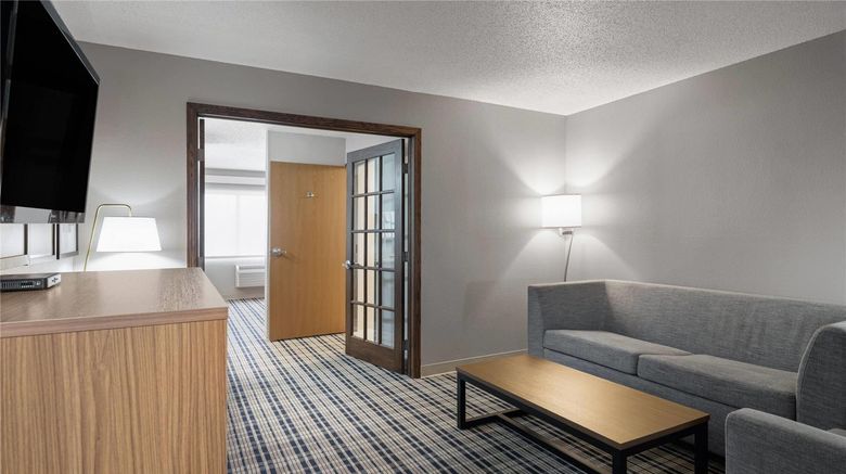 <b>AmericInn by Wyndham Muscatine Suite</b>. Images powered by <a href="https://iceportal.shijigroup.com/" title="IcePortal" target="_blank">IcePortal</a>.