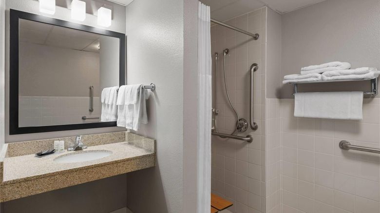 <b>AmericInn by Wyndham Muscatine Room</b>. Images powered by <a href="https://iceportal.shijigroup.com/" title="IcePortal" target="_blank">IcePortal</a>.