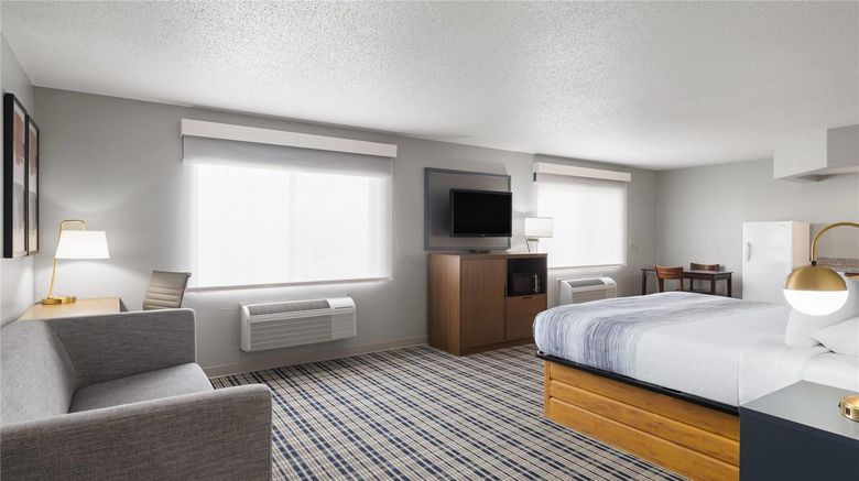 <b>AmericInn by Wyndham Muscatine Room</b>. Images powered by <a href="https://iceportal.shijigroup.com/" title="IcePortal" target="_blank">IcePortal</a>.
