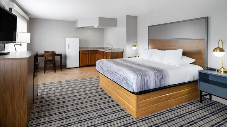 <b>AmericInn by Wyndham Muscatine Room</b>. Images powered by <a href="https://iceportal.shijigroup.com/" title="IcePortal" target="_blank">IcePortal</a>.
