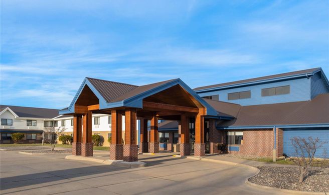 AmericInn by Wyndham Muscatine Exterior