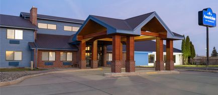 AmericInn by Wyndham Muscatine Exterior