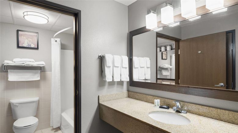 <b>AmericInn by Wyndham Muscatine Room</b>. Images powered by <a href="https://iceportal.shijigroup.com/" title="IcePortal" target="_blank">IcePortal</a>.