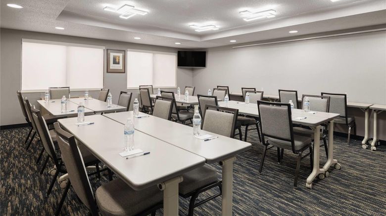 <b>AmericInn by Wyndham Muscatine Meeting</b>. Images powered by <a href="https://iceportal.shijigroup.com/" title="IcePortal" target="_blank">IcePortal</a>.