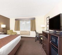 AmericInn by Wyndham Rhinelander Room