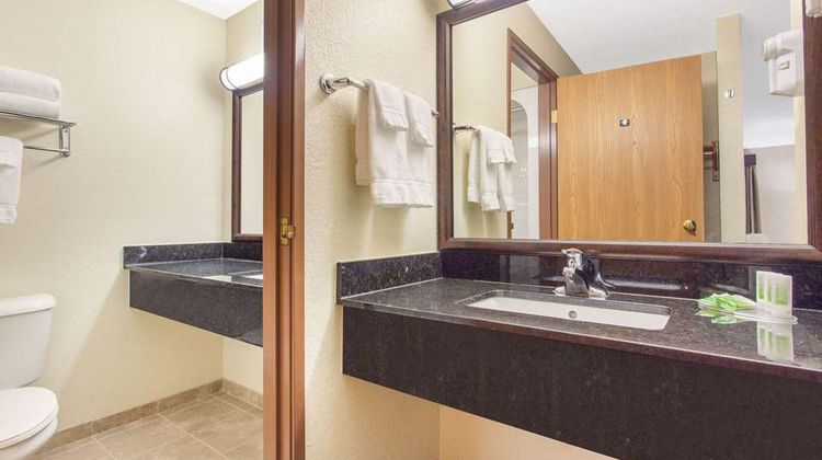 AmericInn by Wyndham Rhinelander Room