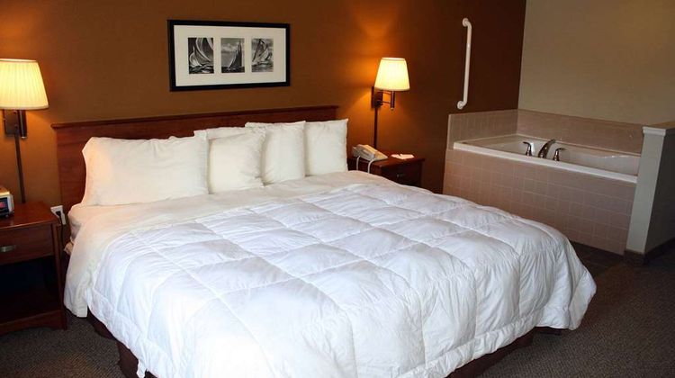 AmericInn by Wyndham Charlevoix Room