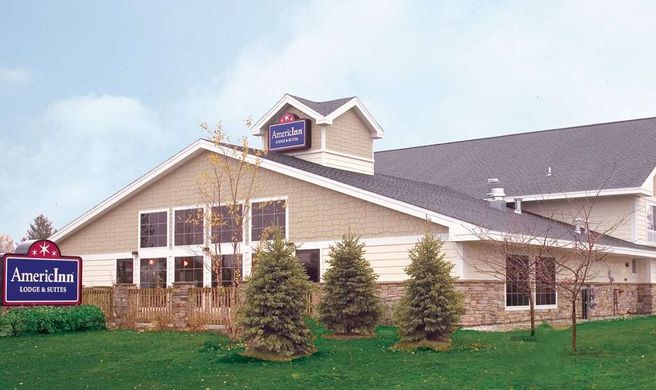 AmericInn by Wyndham Charlevoix Exterior