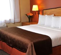 AmericInn by Wyndham Oswego Room