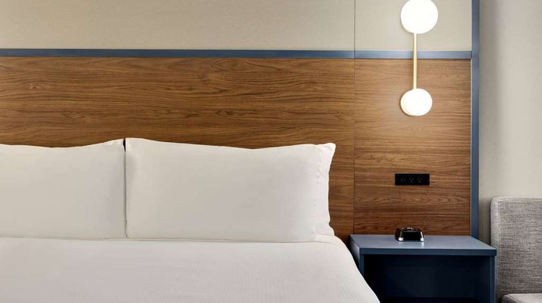 <b>AmericInn by Wyndham Lincoln South Room</b>. Images powered by <a href="https://iceportal.shijigroup.com/" title="IcePortal" target="_blank">IcePortal</a>.
