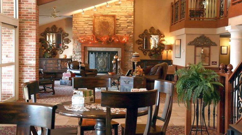 <b>AmericInn by Wyndham McAlester Lobby</b>. Images powered by <a href="https://iceportal.shijigroup.com/" title="IcePortal" target="_blank">IcePortal</a>.