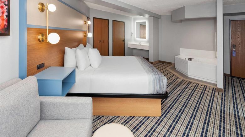 <b>AmericInn by Wyndham Appleton Suite</b>. Images powered by <a href="https://iceportal.shijigroup.com/" title="IcePortal" target="_blank">IcePortal</a>.
