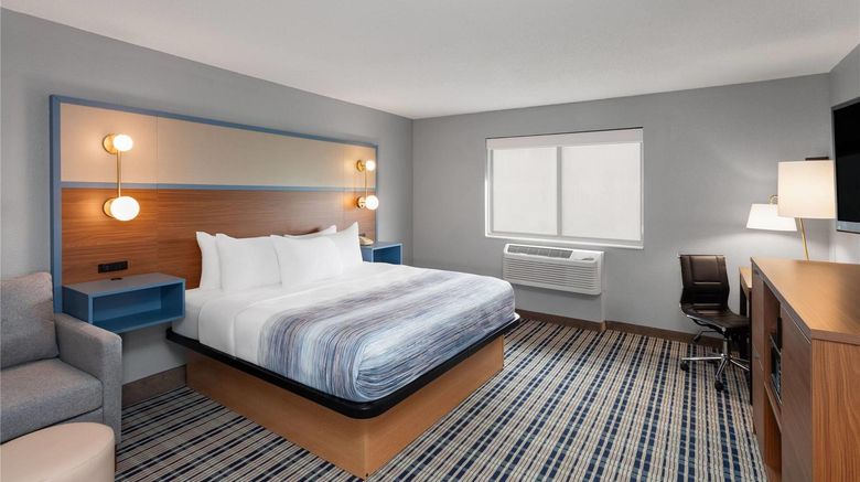 <b>AmericInn by Wyndham Appleton Room</b>. Images powered by <a href="https://iceportal.shijigroup.com/" title="IcePortal" target="_blank">IcePortal</a>.