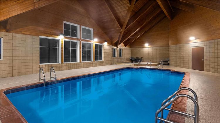 AmericInn by Wyndham Monmouth Pool