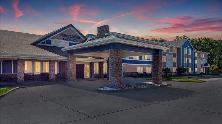 AmericInn by Wyndham Monmouth Exterior