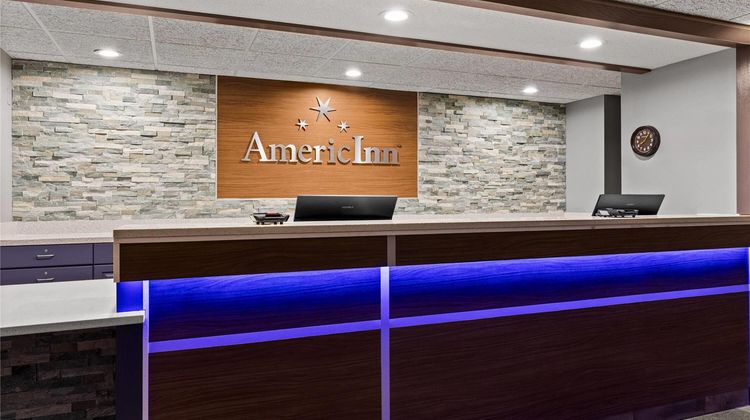 AmericInn by Wyndham Monmouth Lobby