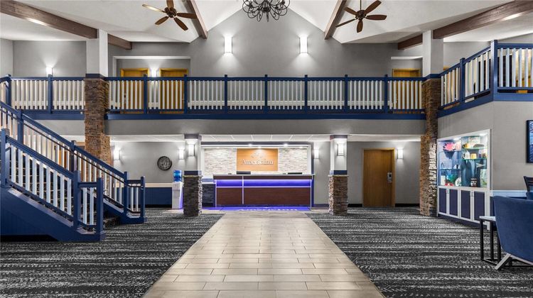 AmericInn by Wyndham Monmouth Lobby