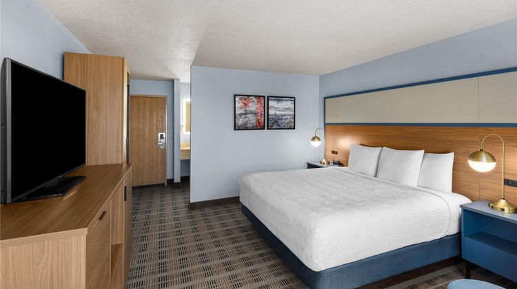 AmericInn by Wyndham Monmouth Room
