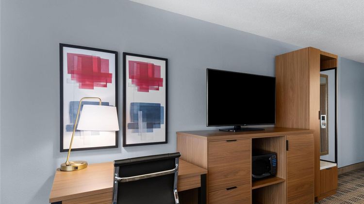 AmericInn by Wyndham Monmouth Room
