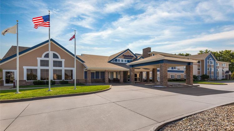 AmericInn by Wyndham Monmouth Exterior