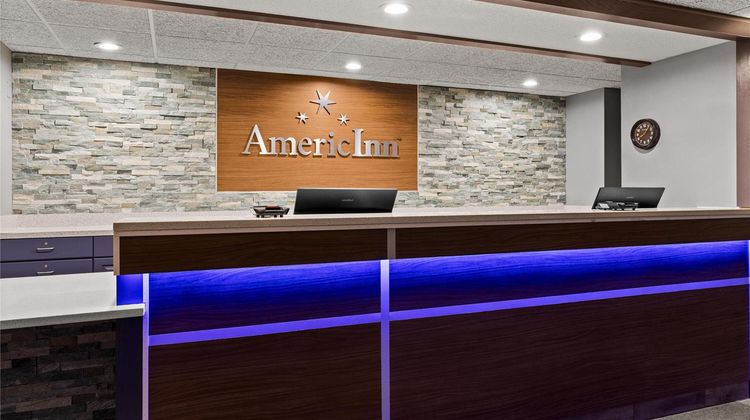 AmericInn by Wyndham Monmouth Lobby