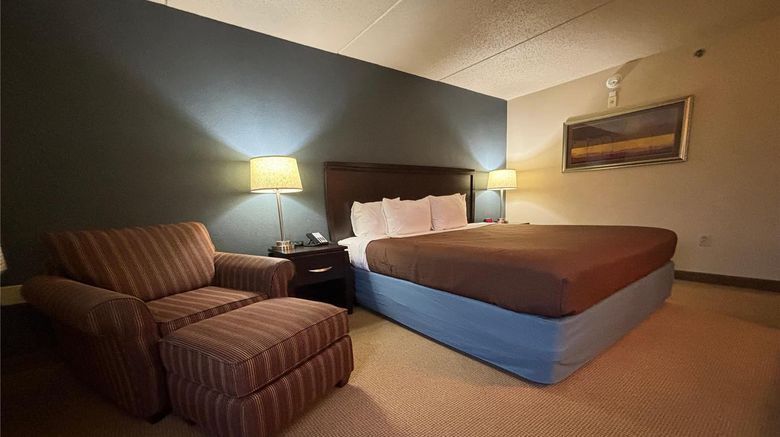 <b>AmericInn by Wyndham Monmouth Room</b>. Images powered by <a href="https://iceportal.shijigroup.com/" title="IcePortal" target="_blank">IcePortal</a>.