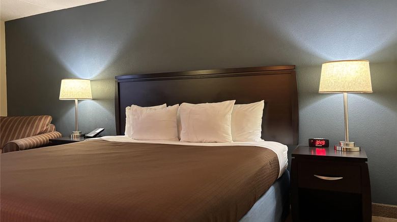 <b>AmericInn by Wyndham Monmouth Room</b>. Images powered by <a href="https://iceportal.shijigroup.com/" title="IcePortal" target="_blank">IcePortal</a>.
