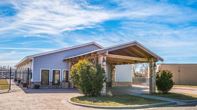 <b>AmericInn by Wyndham Pampa Event Ctr Meeting</b>. Images powered by <a href="https://iceportal.shijigroup.com/" title="IcePortal" target="_blank">IcePortal</a>.