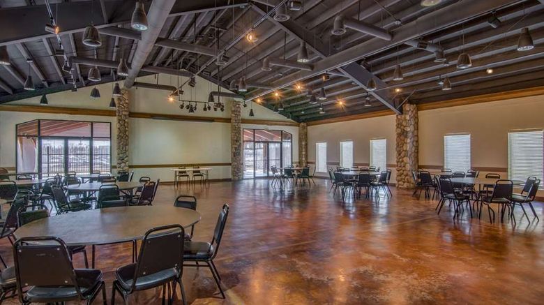 <b>AmericInn by Wyndham Pampa Event Ctr Meeting</b>. Images powered by <a href="https://iceportal.shijigroup.com/" title="IcePortal" target="_blank">IcePortal</a>.