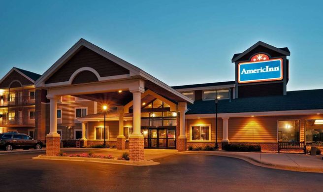 AmericInn by Wyndham Chanhassen Exterior