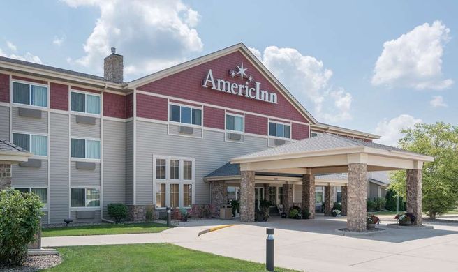 AmericInn by Wyndham Newton Exterior