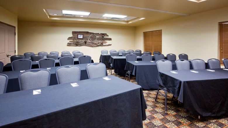 <b>AmericInn by Wyndham Fargo South Meeting</b>. Images powered by <a href="https://iceportal.shijigroup.com/" title="IcePortal" target="_blank">IcePortal</a>.